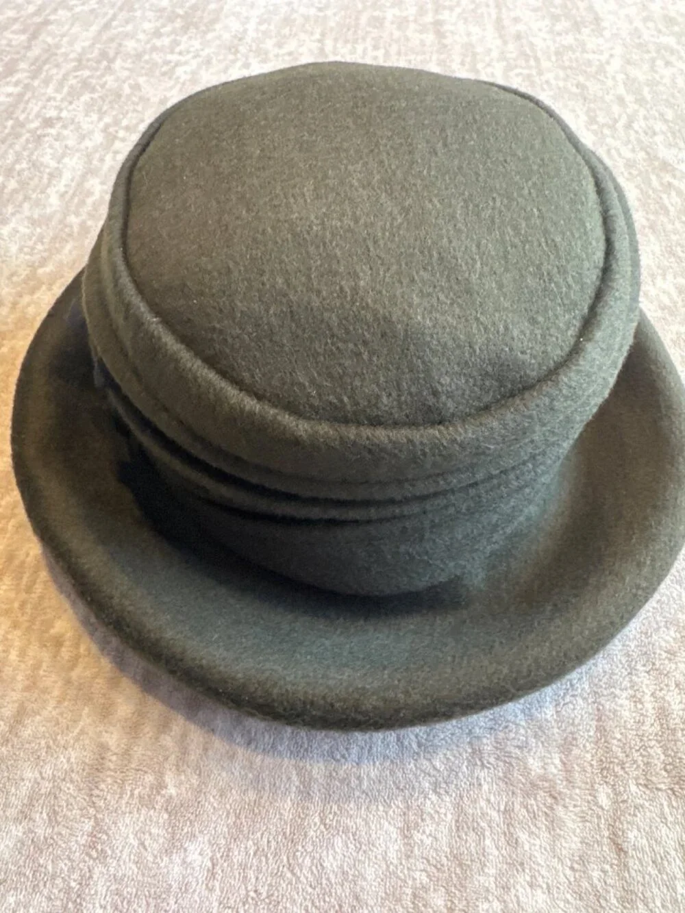 MSM Vogel Vintage Wool Felt Bow-Accented Olive Green Cloche Hat Old Money Fall